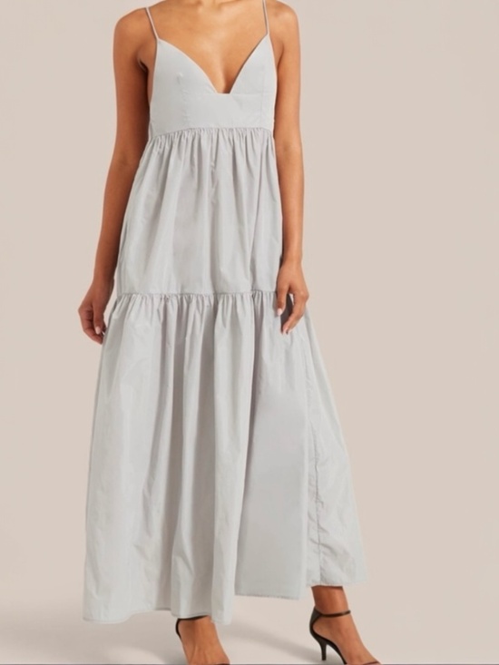 Modern Citizen Dresses & Skirts - Modern Citizen Oralia Taffeta Tiered Maxi Dress L